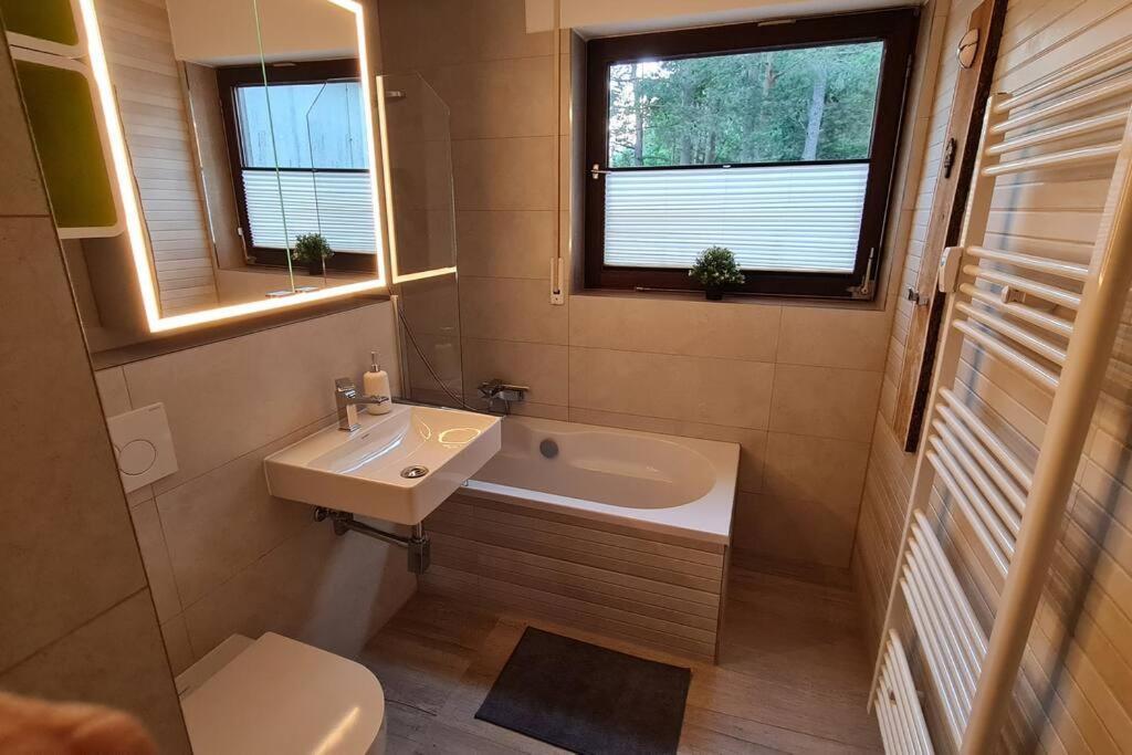 Apartament Pool, Sauna & Schwarzwald-Idylle Unterkirnach Zewnętrze zdjęcie